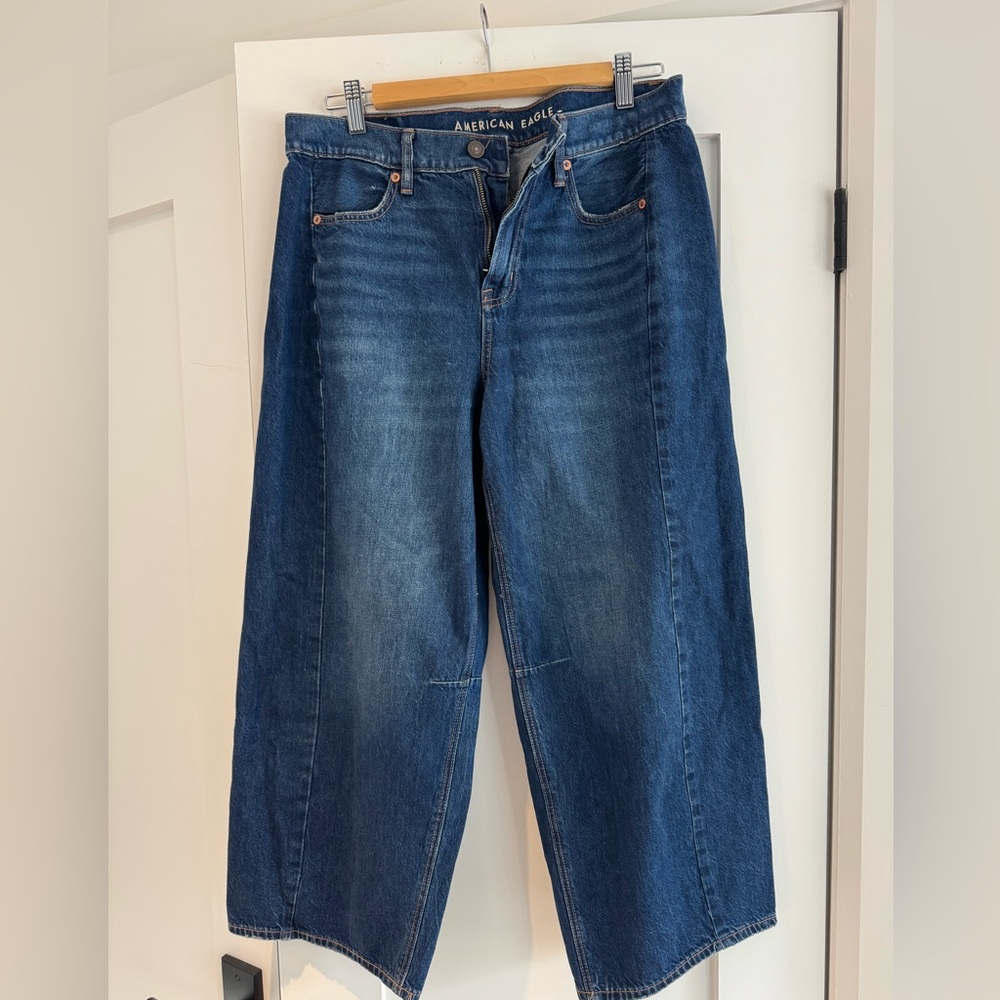 American Eagle Outfitters Strigid **Short** Dark Blue Dreamy Drape Barrel Jeans